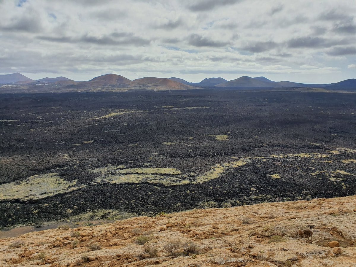 Erstarrter Lavastrom aus den Ausbrüchen von 1730 bis 1736 am Fuß der Caldera Blanca
