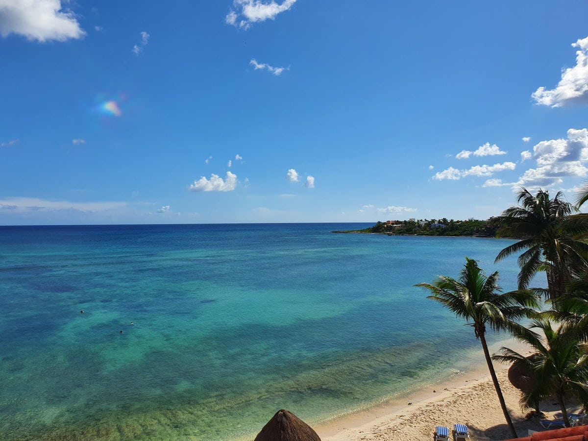 Blick über die Akumal-Bucht und Schnorcheln mit Schildkröten