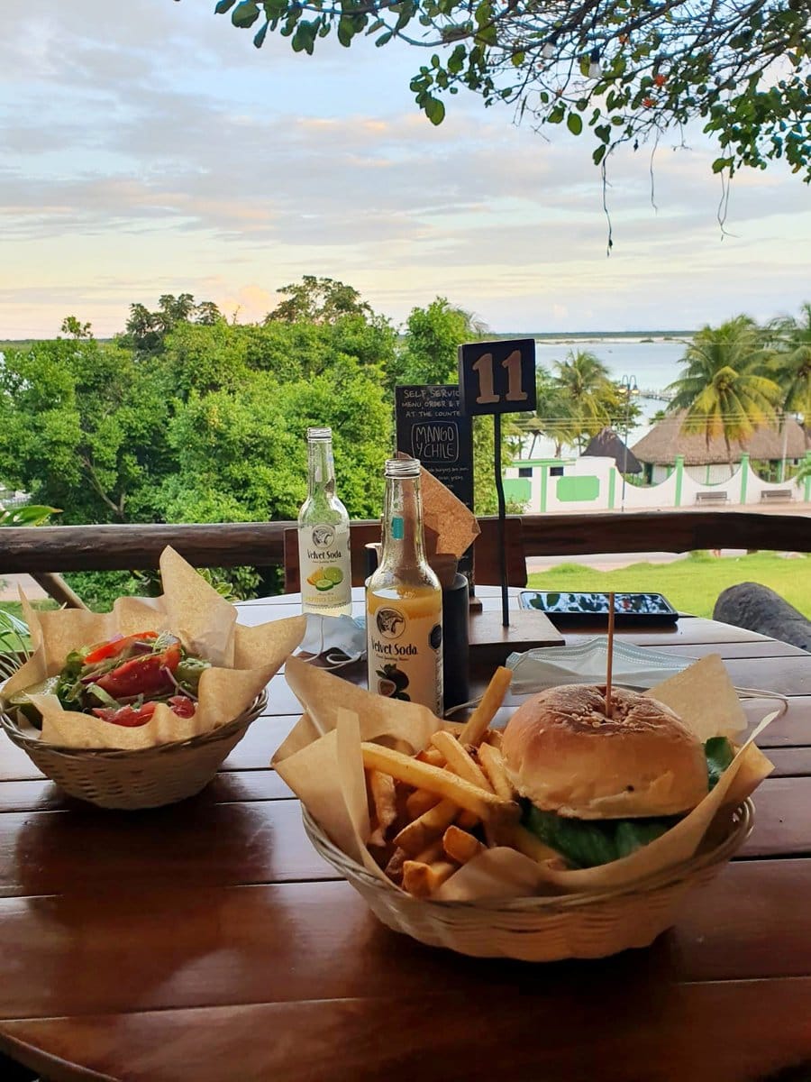Aussicht auf die Lagune vom Mango y Chile in Bacalar