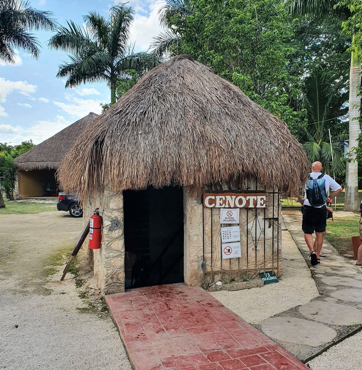 Eingang zur Cenote Oxman