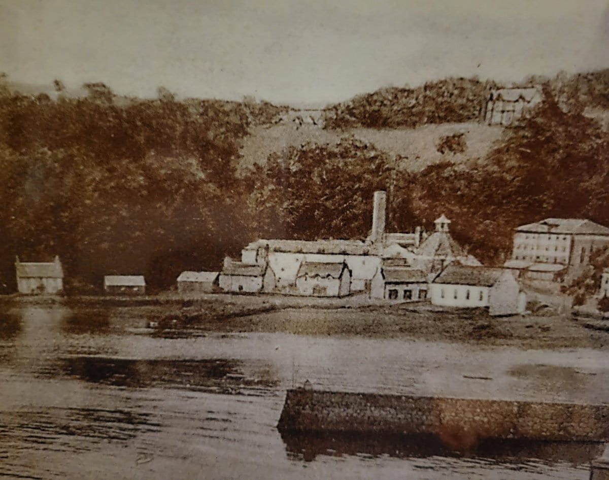 Alte Tobermory Destillerie auf der Isle of Mull