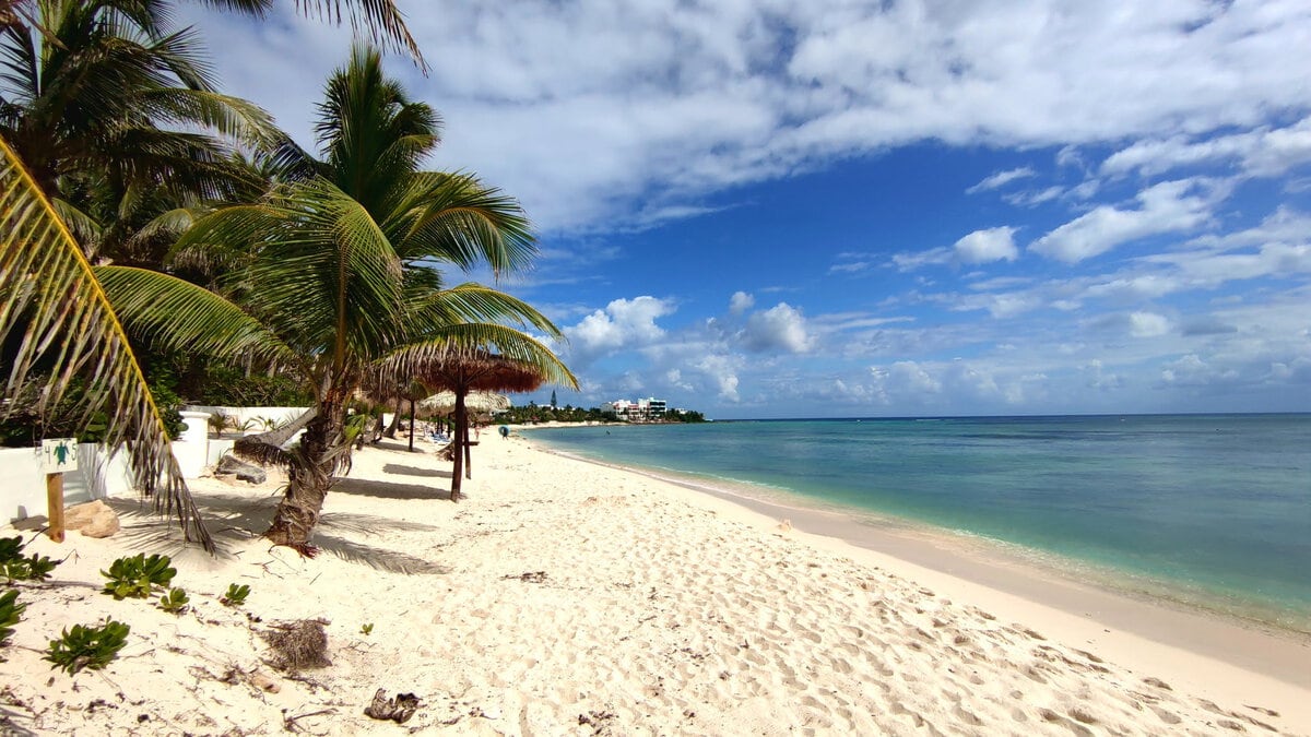 Akumal Half Moon Bay Schnorcheln Schildkröten weißer Sandstrand
