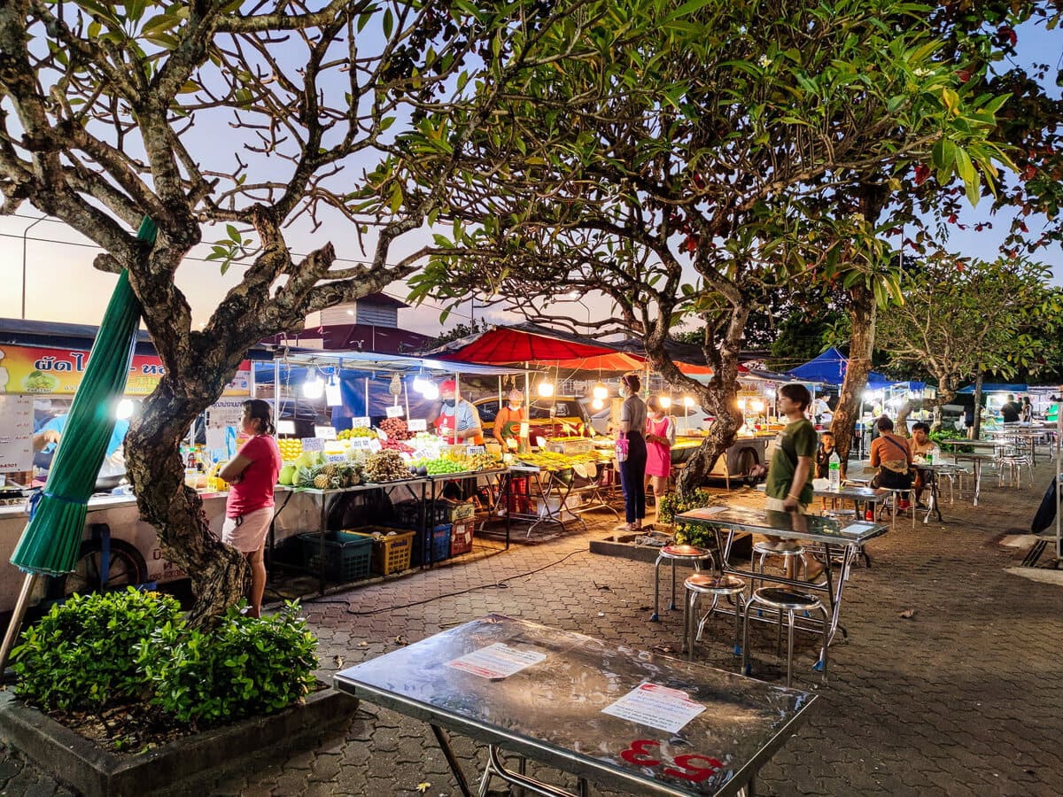 Nachtmarkt in Nathon auf Koh Samui in Thailand