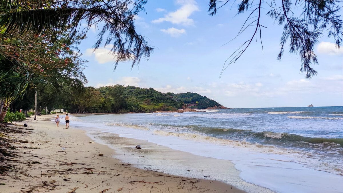 Strand auf Koh Samui in der Choen Mon Bay