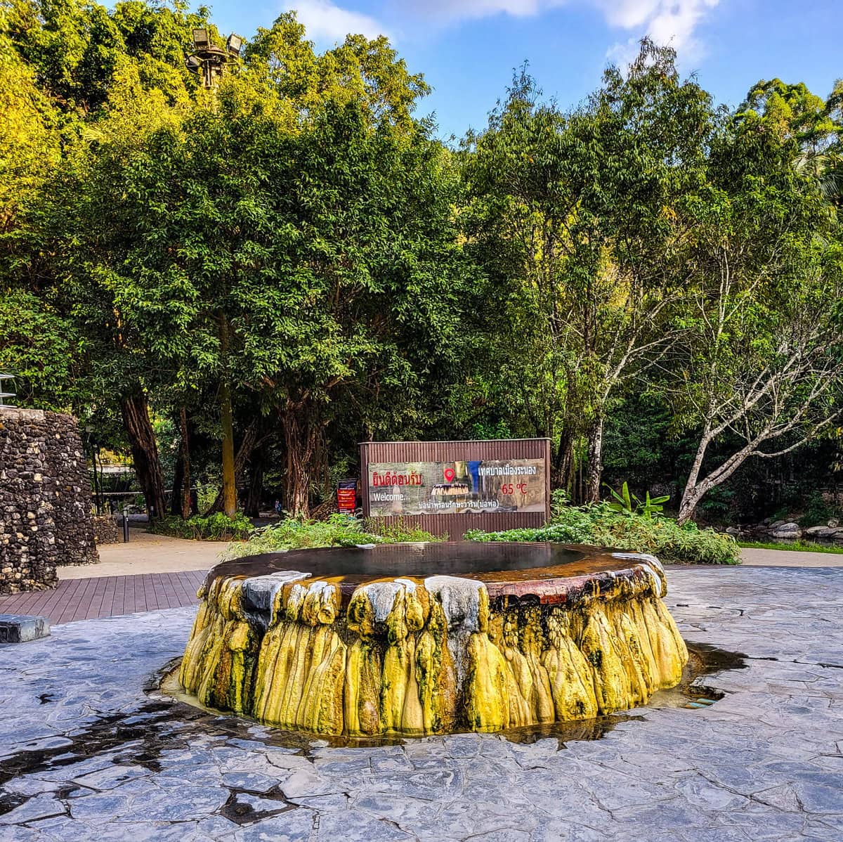 Thermalquelle ohne Schwefel in Ranong, Thailand