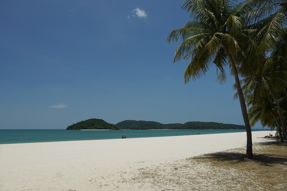 Ruhiger Teil des Cenang Beach auf Langkawi