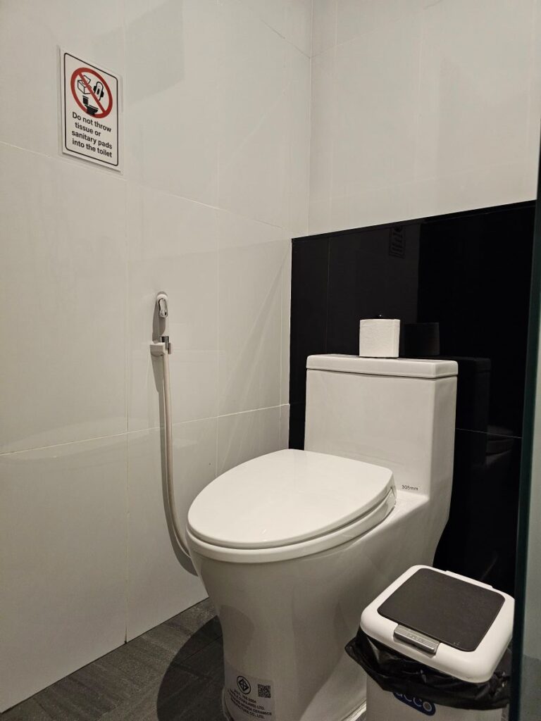 Eine Toilette in Thailand