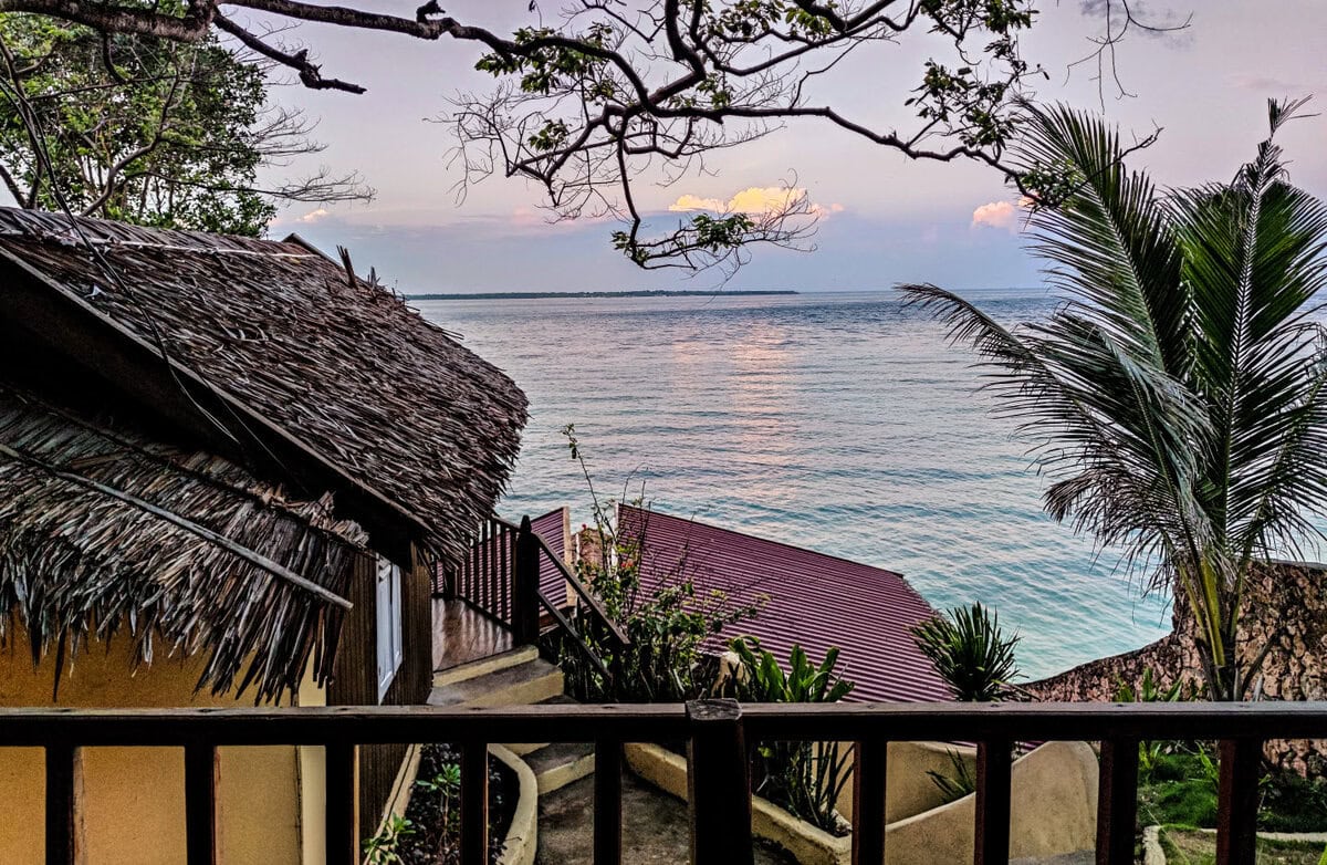 Bira, Sulawesi: Sonnenaufgang im Resort Cosmos Bungalows