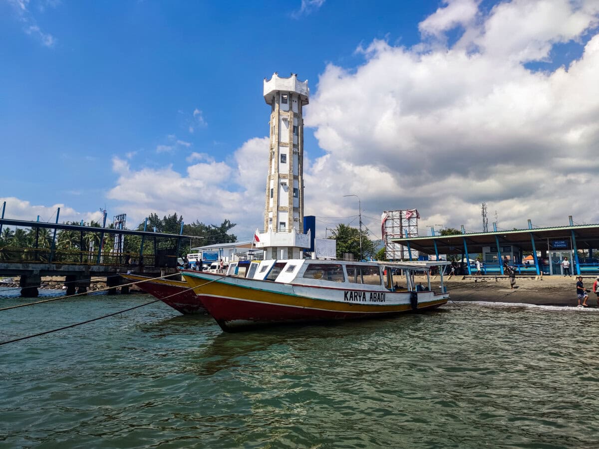 Einfahrt in den Hafen von Bangsal auf Lombok