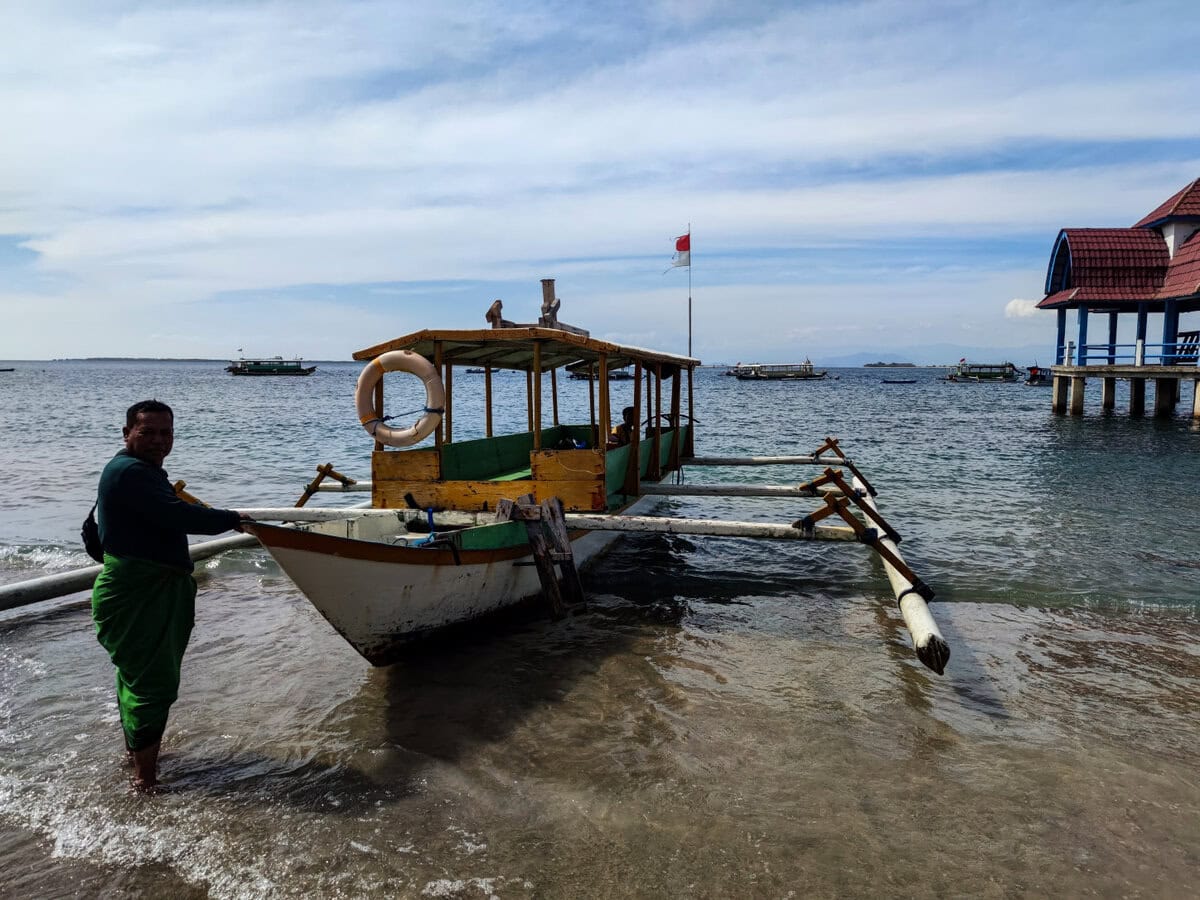 Lokales Boot am Pantai Kondo, Lombok