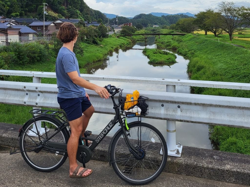 Radfahren im Sommer in Kinosaki und Toyooka