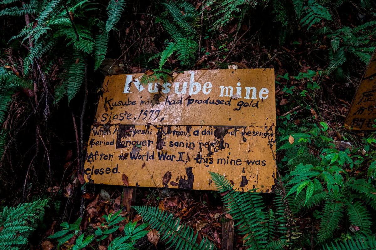 Kusube Goldmine in Japan in einem versteckten Tal