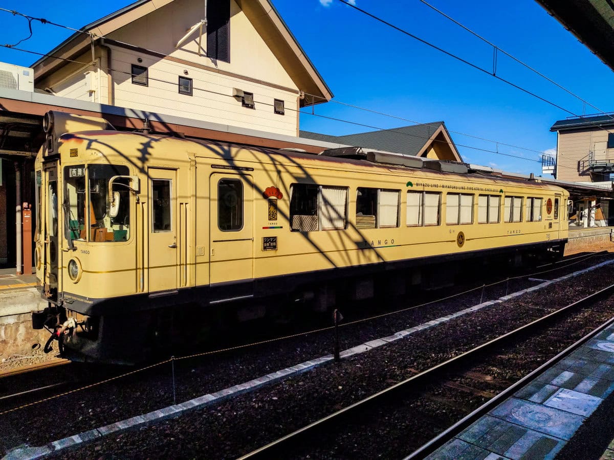 Local Train in Japan fahren und Geld Sparen