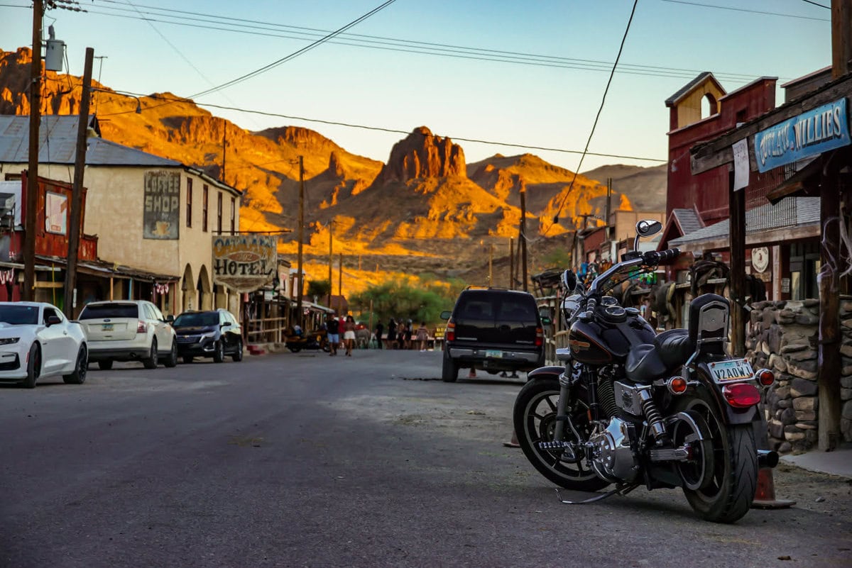 Oatman Arizona in den USA auf unserer 3 Wochen Rundreise mit dem Mietwagen