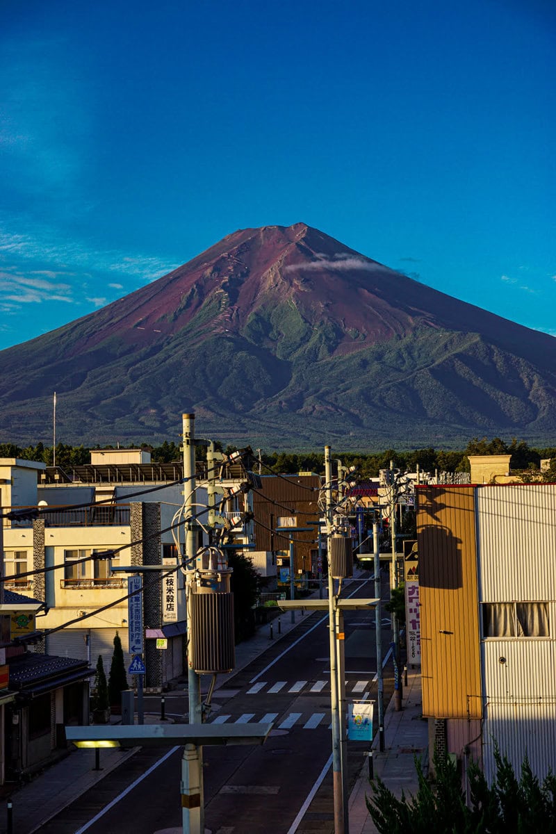 Sicht auf den Mt Fuji von der Dachterrasse des Hostel 1889 in Fujiyoshida
