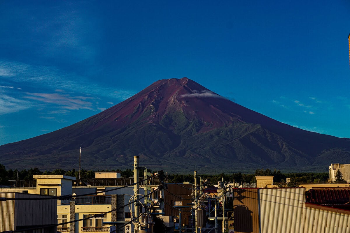 Beste Sicht auf den Mount Fuji bei Sonnenaufgang in Fujiyoshida im September