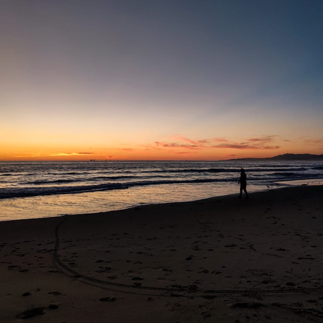 Sonnenuntergang am Highway 1 bei Malibu Beach, Los Angeles, Kalifornien, USA