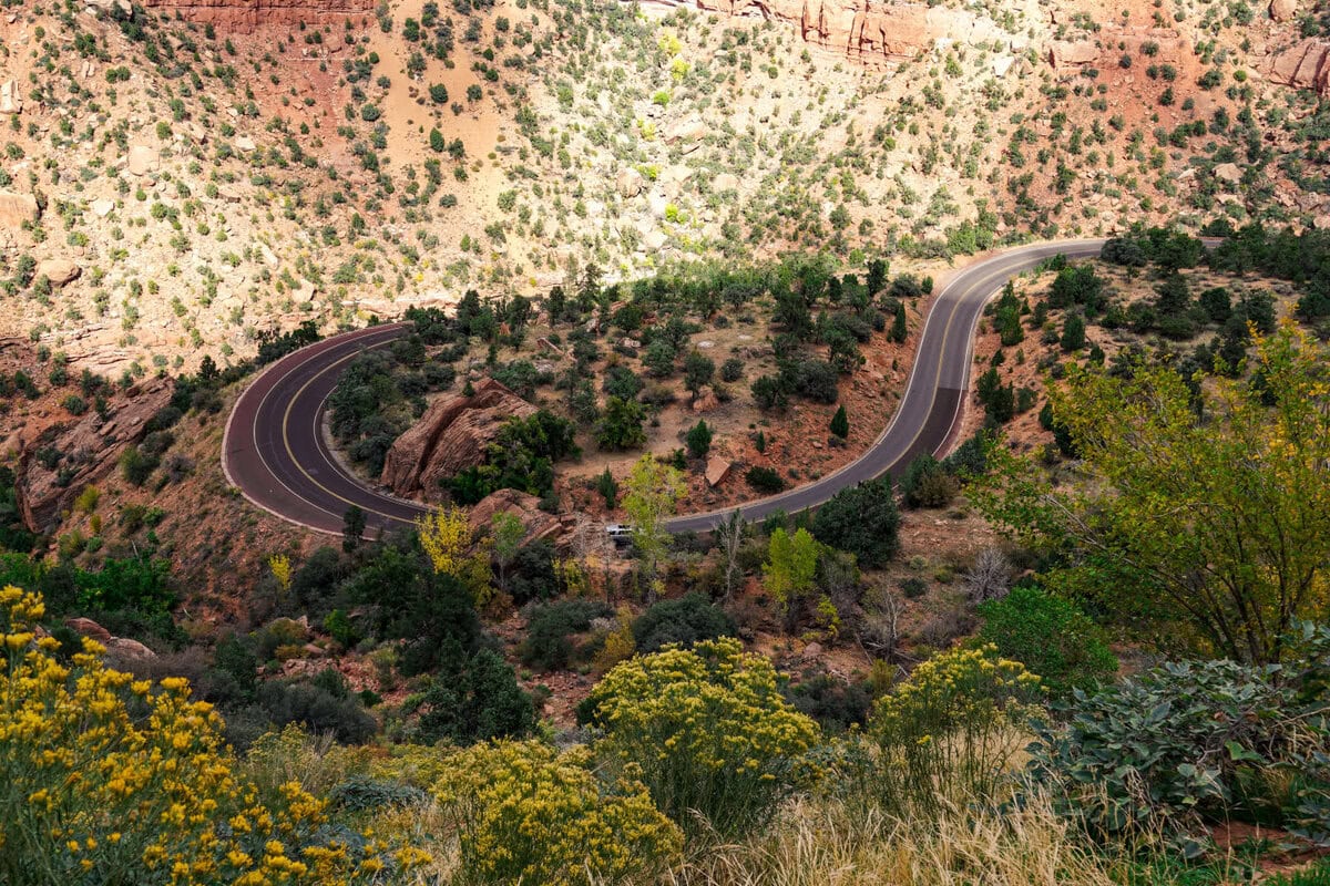 Serpentinen Straße im Zion Nationalpark in den USA