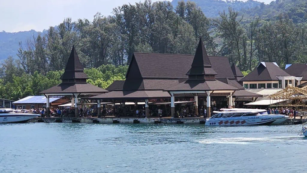 Sala Dan Pier auf Koh Lanta