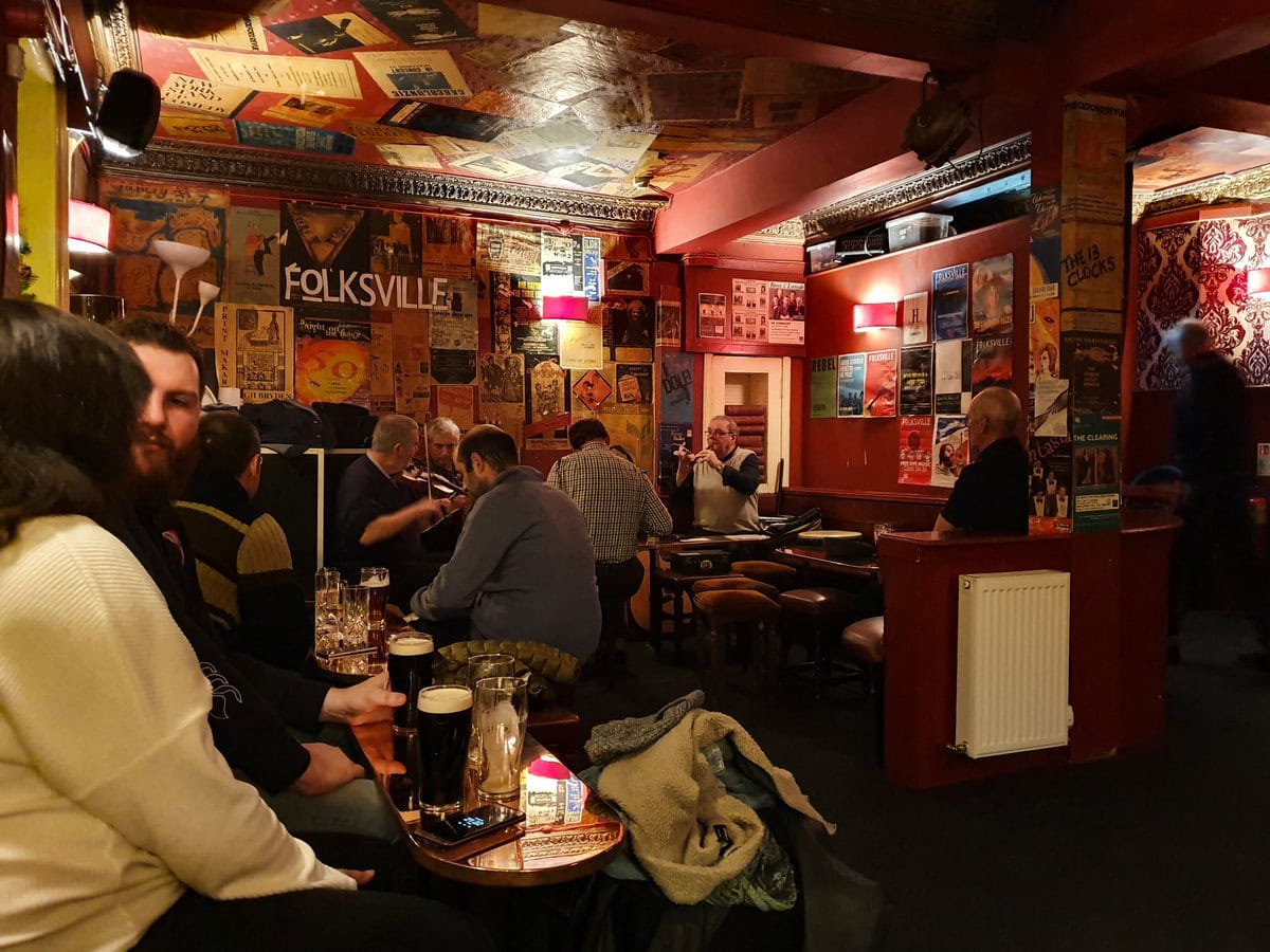 Die Waverly Bar in Edinburgh: Unser Pub Geheimtipp