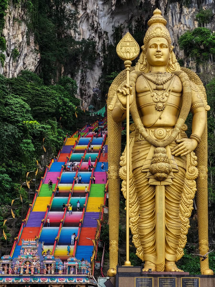 Bekannte Sehenswürdigkeit und Pilgerstätte in Kuala Lumpur: Die Batu Caves