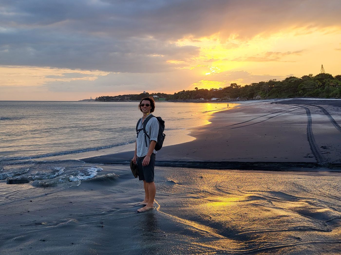Chris von Reisekröten am Strand von Playa Coronado in Panama