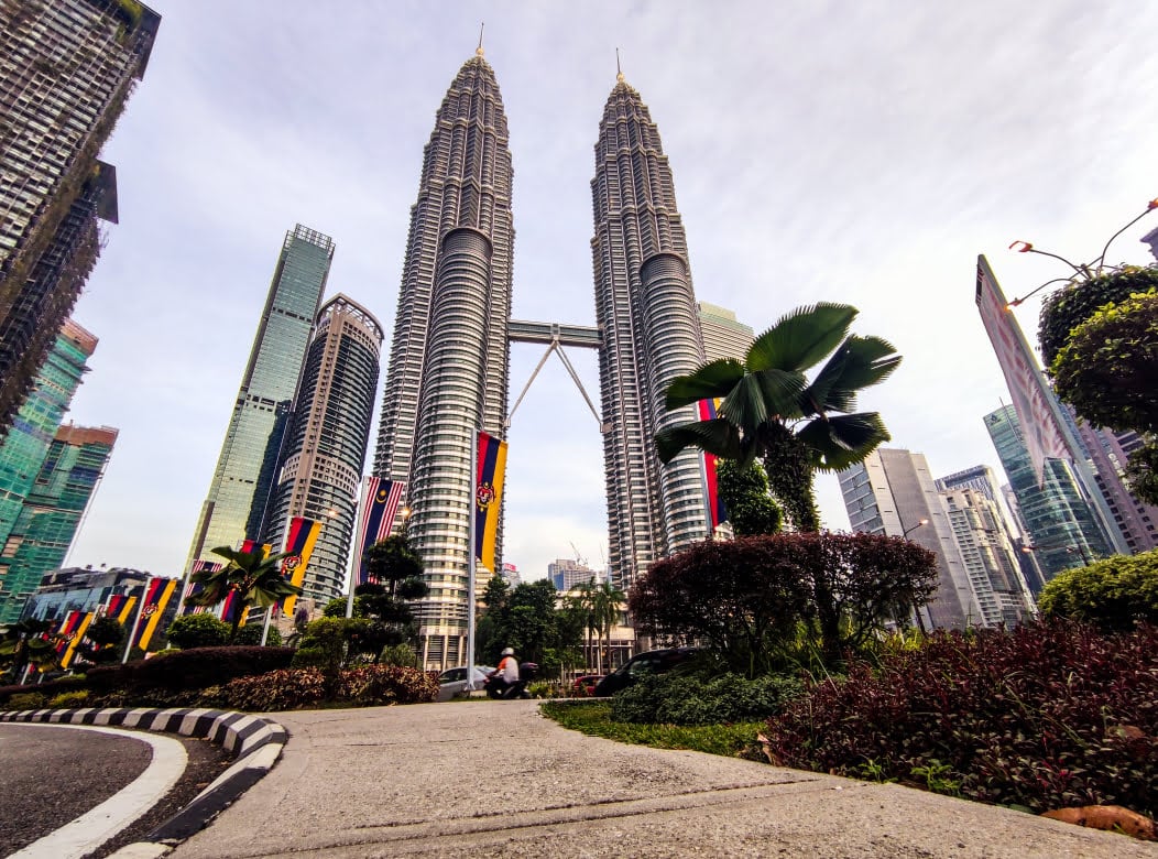 Petronas Türme: Wahrzeichen und berühmte Sehenswürdigkeit in Kuala Lumpur