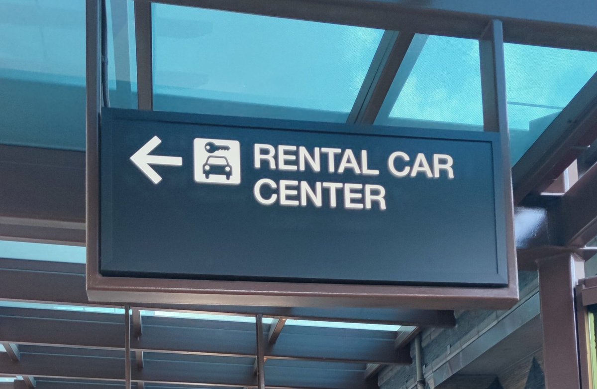 Mietwagen am Flughafen abholen