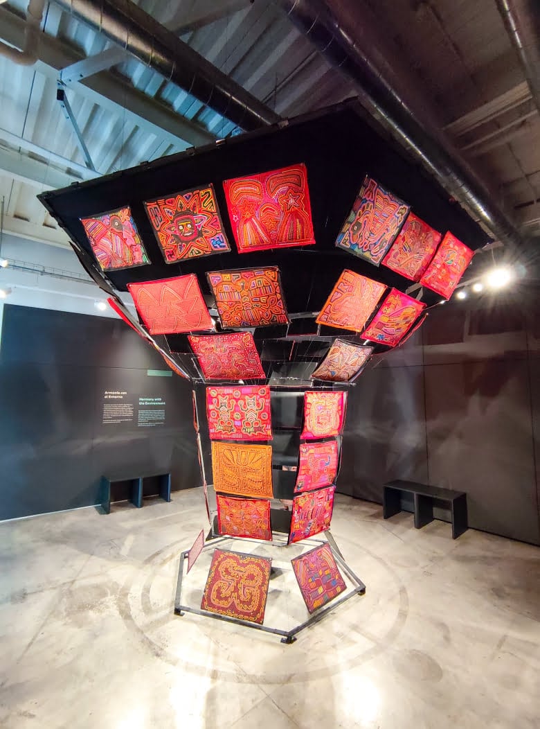 Mola Stickerei im Guna Museum in Panama City