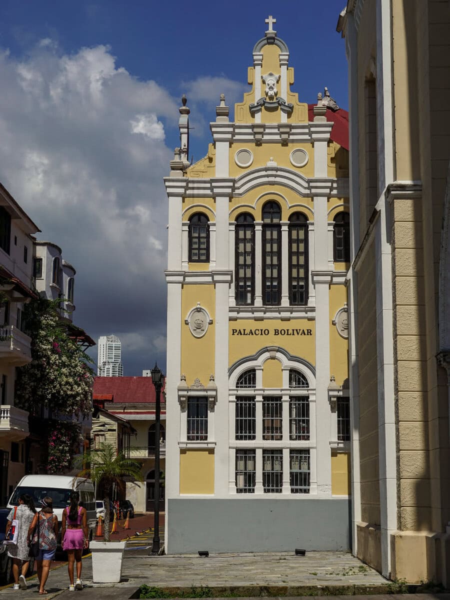 Plaza Simon Boliva in Panama City Altstadt