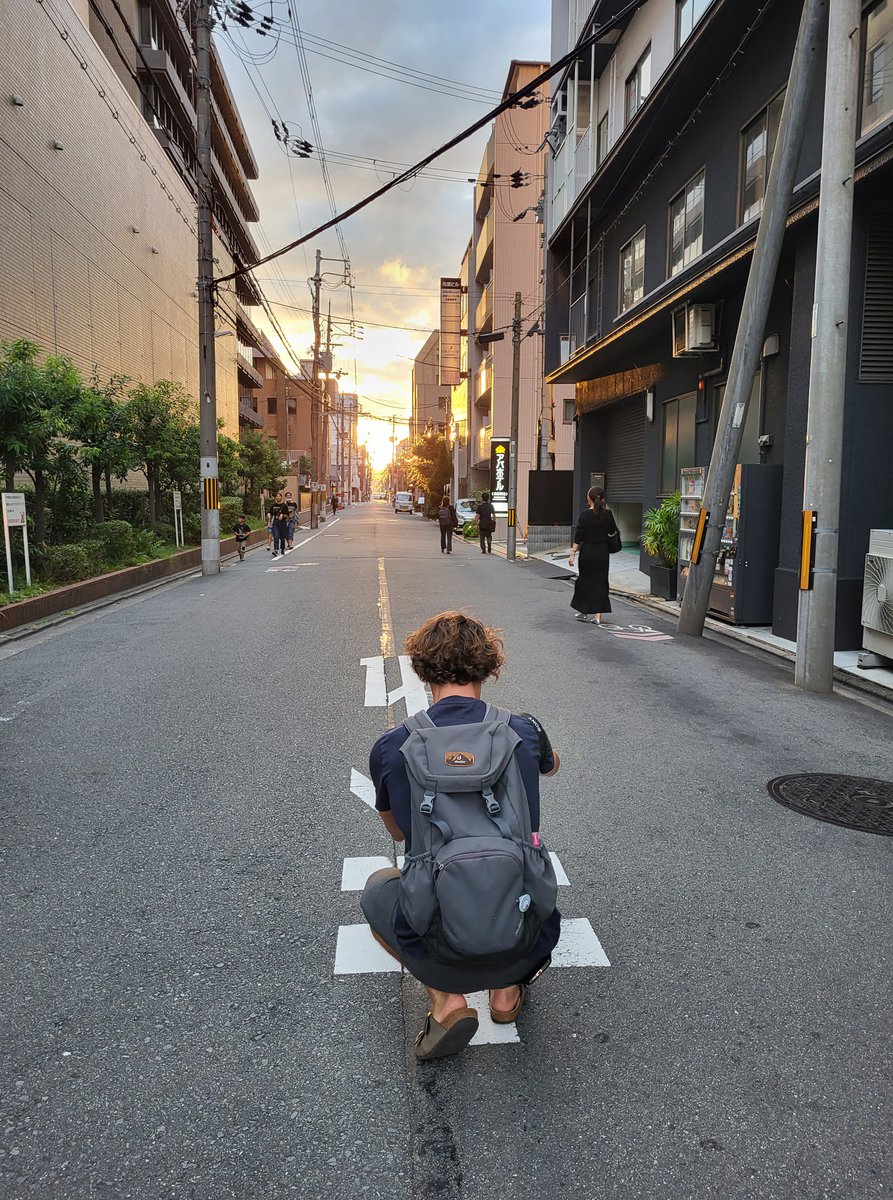 Fotografieren in der Innenstadt von Kyoto bei Sonnenuntergang