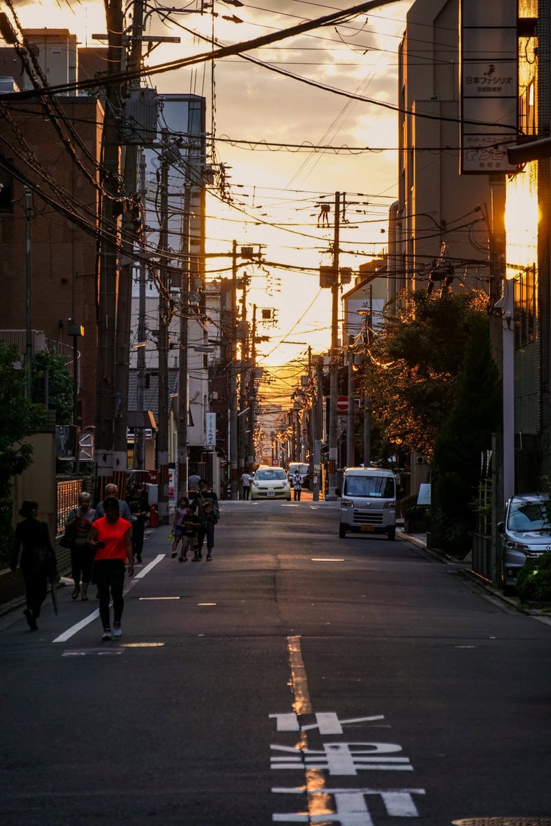Sonnenuntergang in den Straßen von Kyoto