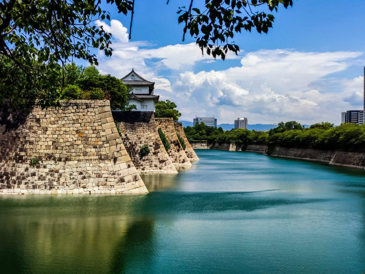 Unsere Erfahrungen am Osaka Castle, hier: Wassergraben rund um das Gelände des Osaka Castle