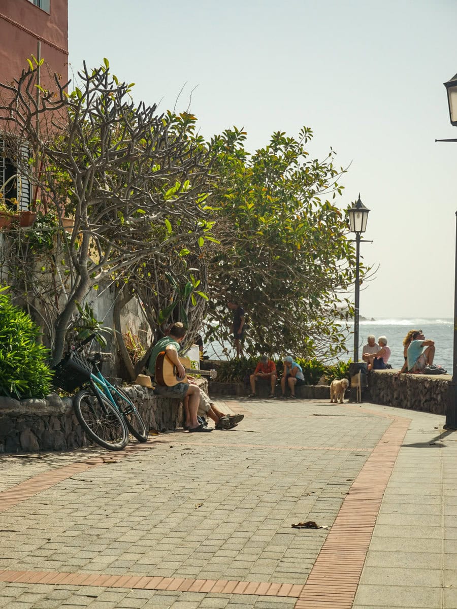 Paseo Las Palmeras mit Musikern in Valle Gran Rey