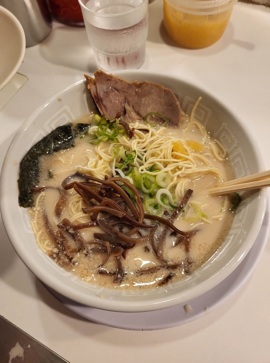 Tonkotsu Ramen in Tokyo in einem authentischen Restaurant