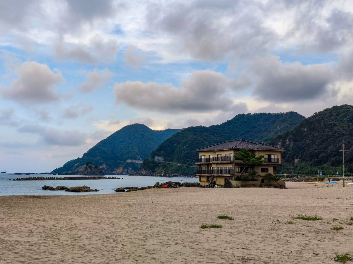 Takenohama Strand: Sehenswürdigkeit in der Nähe von Toyooka
