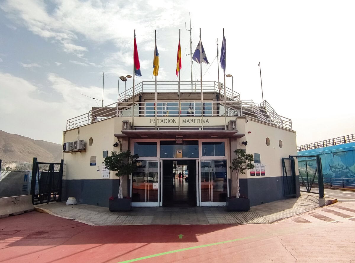 Fähr-Terminal in Teneriffa Los Cristianos für die Überfahrt nach La Gomera