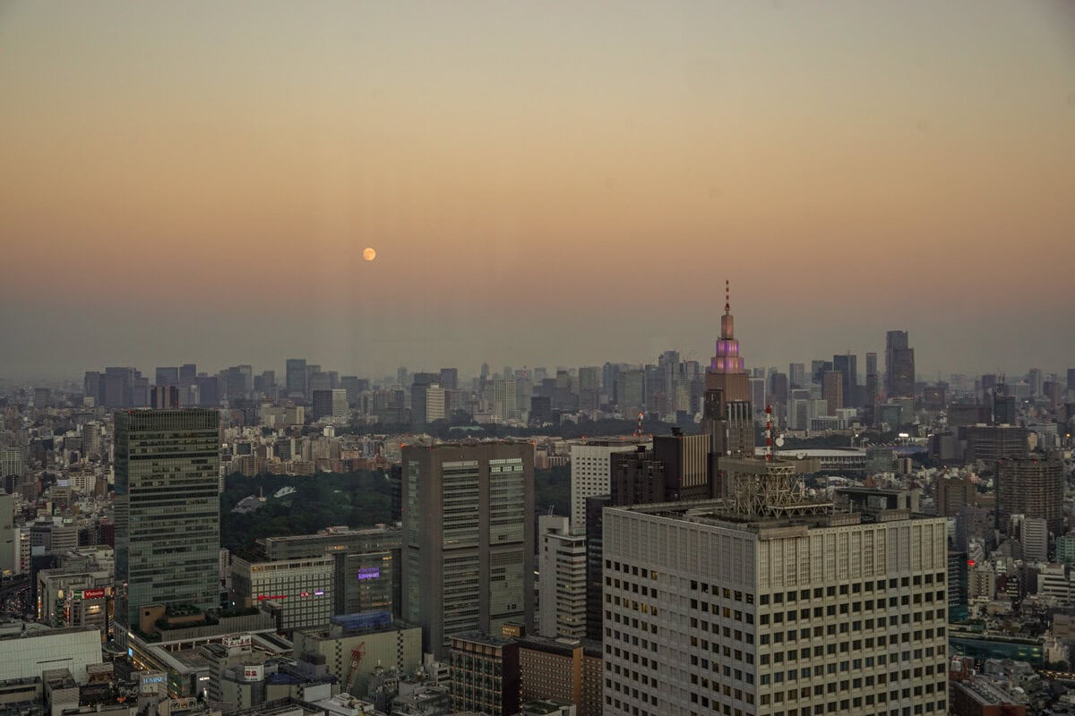 Sonnenuntergang über Tokyo auf dem Tokyo Metropolitan Gouvernment Building