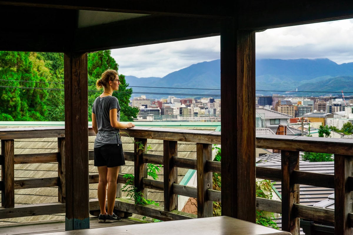 Ausblick Kyoto Geheimtipp vom Toribeyama Myoken Schrein