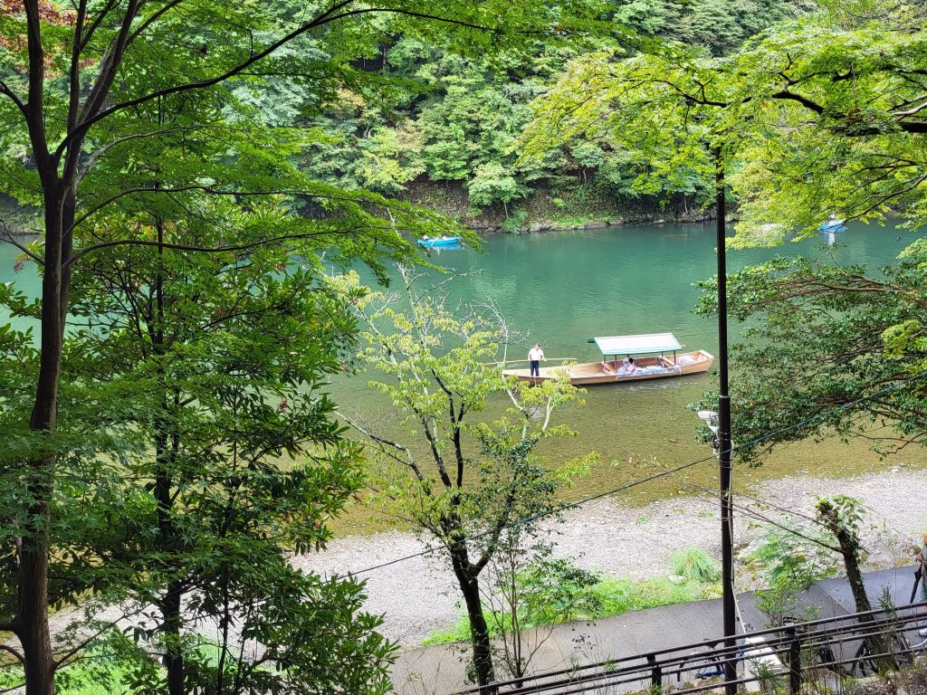 Der Fluss Katsura in Arashiyama