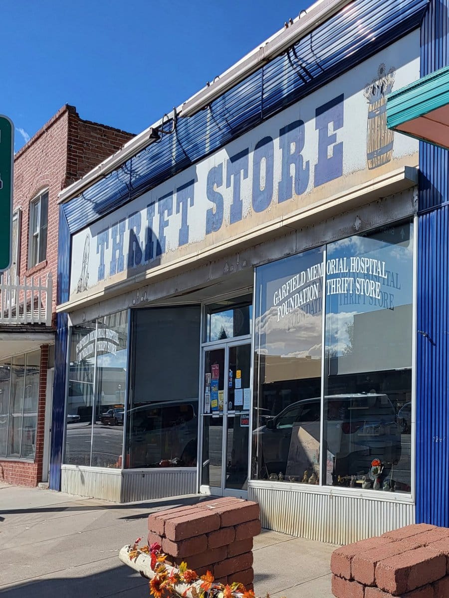 Thrift Shop in den USA als Tipp zum Geld sparen auf der USA Reise 