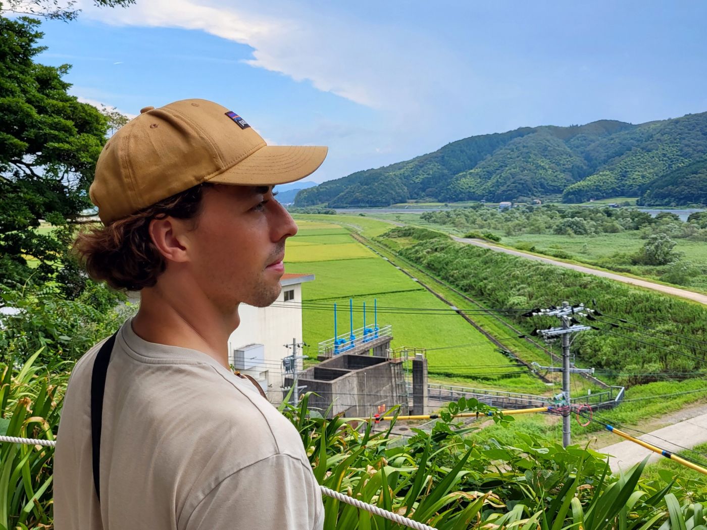 Chris von Reisekröten in der wunderschönen Natur von Toyooka in Japan
