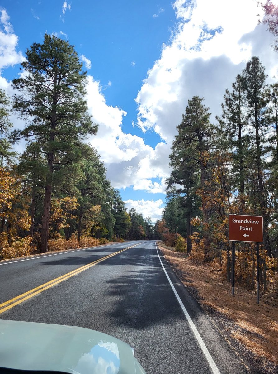Weiterfahrt nach dem Besuch am Grand Canyon