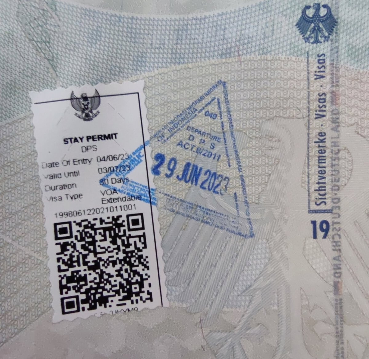 Visa on Arrival Erteilung auf Bali mit Stempel und Sticker