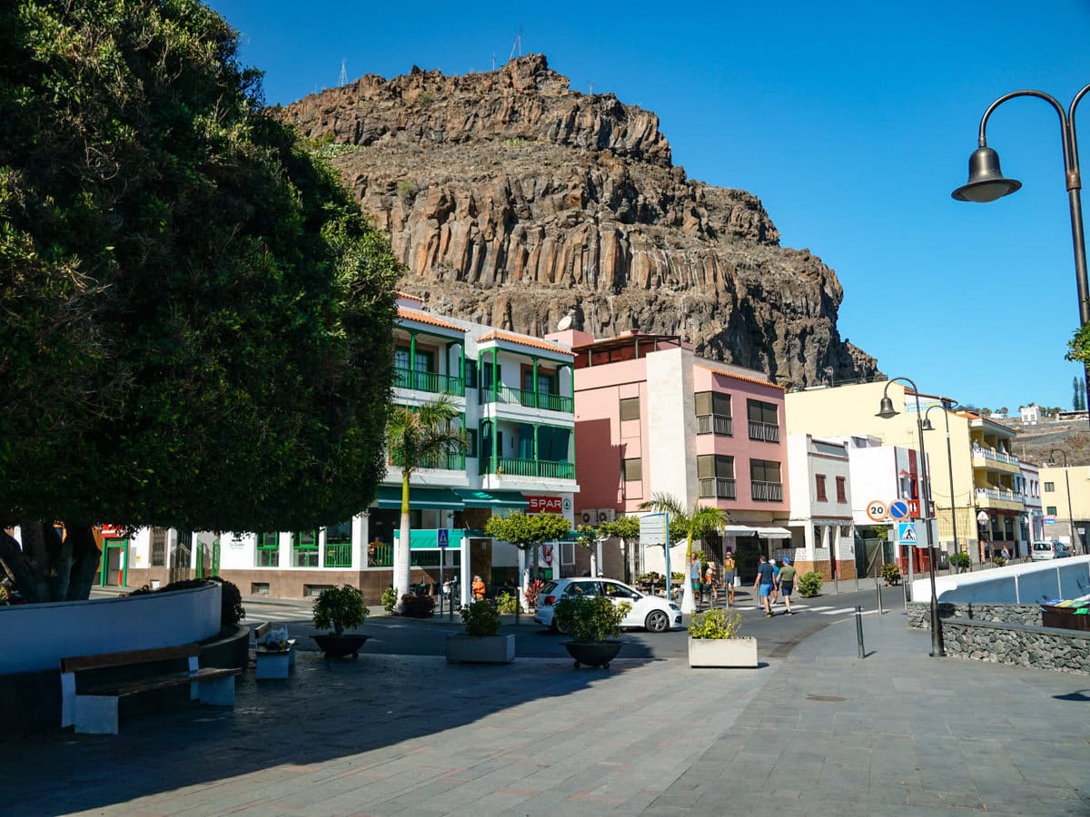 Ortsmittelpunkt von Playa Santiago mit SPAR Supermarkt