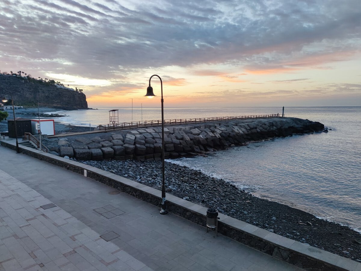 Blick auf den Sonnenaufgang in Playa Santiago von unserer Unterkunft
