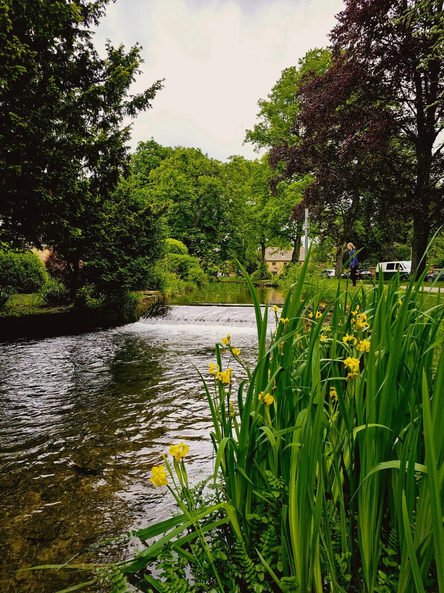Fluss in Lower slaughter, von Upper Slaughter kommend: perfekt für einen Spaziergang