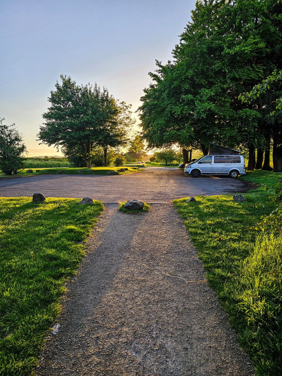 Parkplatz am Silbury Hill, geeignet für Campervans