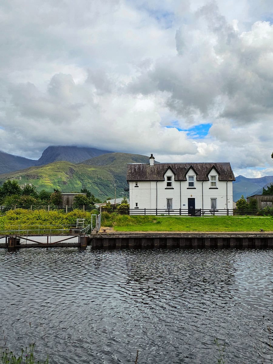 Fort William • 15 Sehenswürdigkeiten & UnterkunftEmpfehlungen