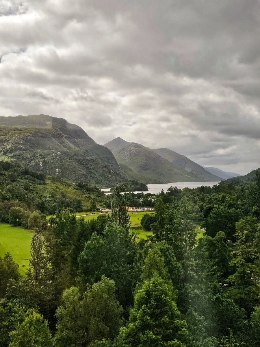 Loch Shiel am Glenfinnan Viadukt bei Fort William